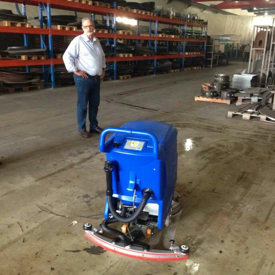 【企業快訊】震驚！！老外也在用愛瑞特洗地機，使用效果，老外都驚呆了